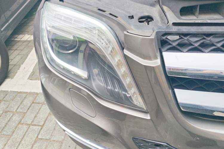 Used Mercedes-Benz GLK-Class 2013 GLK 300 4MATIC Fashion Model Right Front Headlight