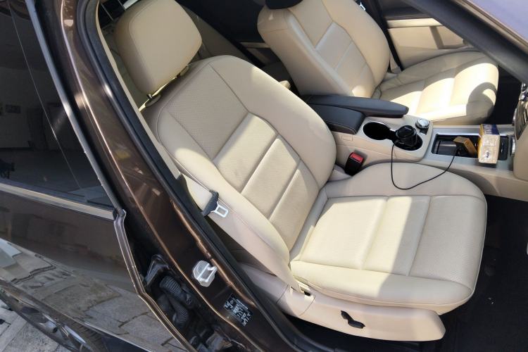 Used Mercedes-Benz GLK-Class 2013 Facelift GLK 300 4MATIC Fashion Edition Right Front Seat