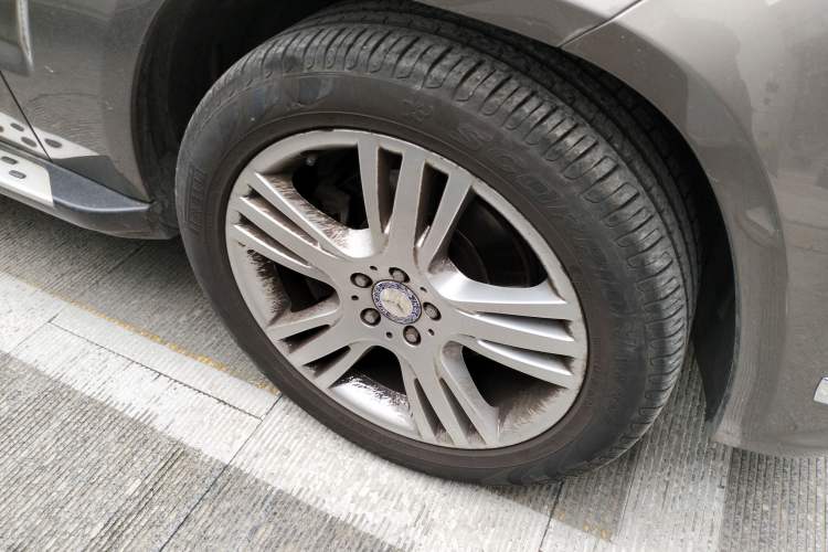 Used Mercedes-Benz GLK-Class 2013 GLK 300 4MATIC Fashion Model Right Front Wheel Hub