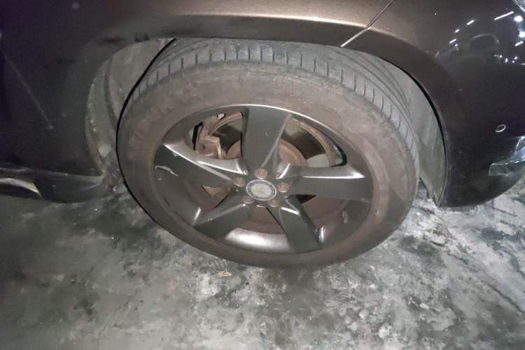 Used Mercedes-Benz GLK-Class 2013 Facelift GLK 300 4MATIC Fashion Edition Right Front Wheel Hub