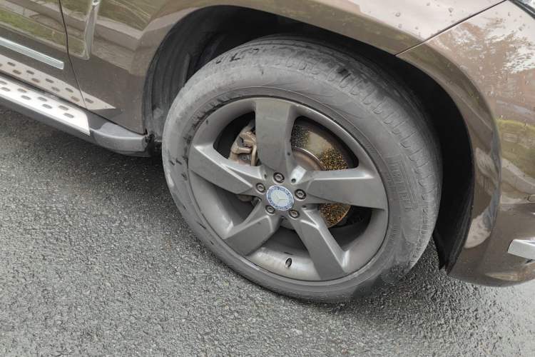 Used Mercedes-Benz GLK-Class 2013 GLK 300 4MATIC Dynamic Sunroof Model Right Front Wheel Hub