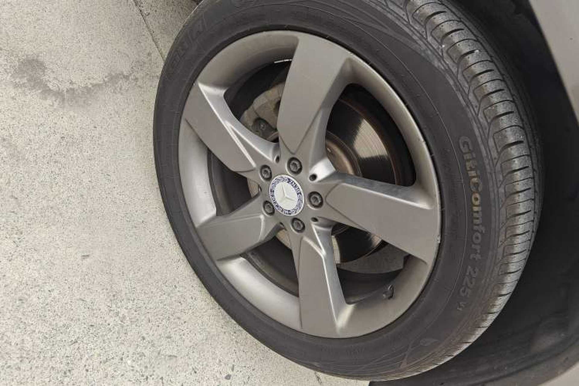 Used Mercedes-Benz GLK-Class 2013 GLK 300 4MATIC Dynamic Sunroof Model Right Front Wheel Hub