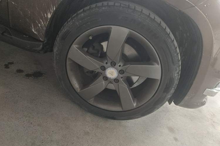 Used Mercedes-Benz GLK-Class 2013 GLK 300 4MATIC Dynamic Sunroof Model Right Front Wheel Hub