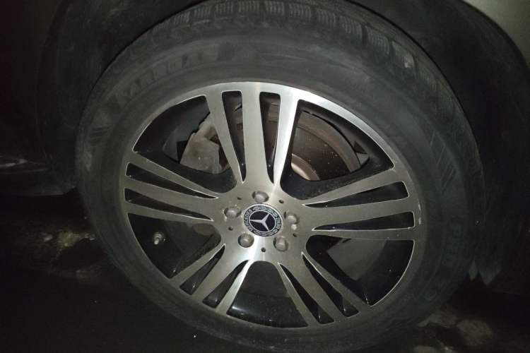 Used Mercedes-Benz GLK-Class 2013 GLK 300 4MATIC Fashion Model Right Front Wheel Hub