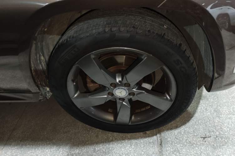 Used Mercedes-Benz GLK-Class 2013 GLK 300 4MATIC Luxury Model Right Front Wheel Hub