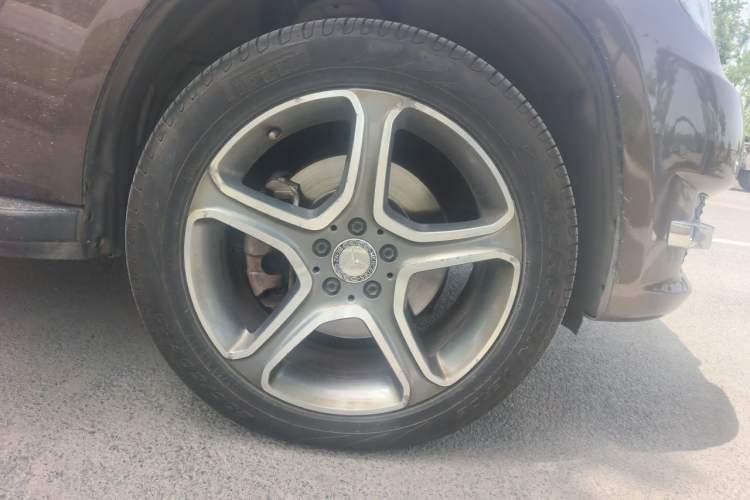 Used Mercedes-Benz GLK-Class 2013 Facelift GLK 300 4MATIC Luxury Edition Right Front Wheel Hub