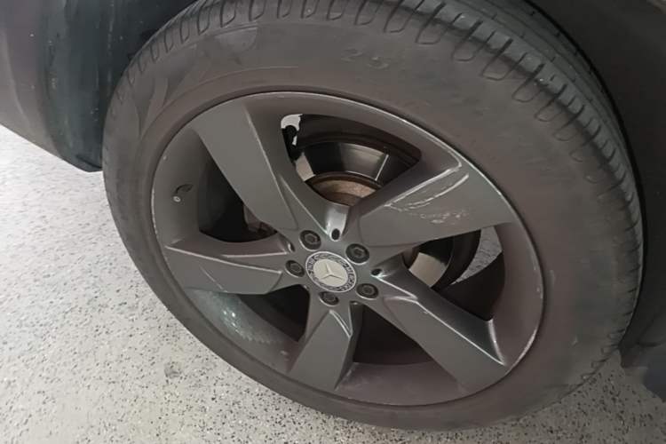 Used Mercedes-Benz GLK-Class 2013 GLK 300 4MATIC Dynamic Sunroof Model Right Rear Wheel Hub