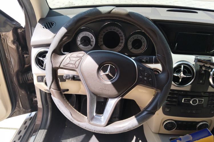 Used Mercedes-Benz GLK-Class 2013 Facelift GLK 300 4MATIC Fashion Edition Steering Wheel