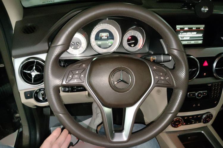 Used Mercedes-Benz GLK-Class 2013 GLK 300 4MATIC Dynamic Sunroof Model Steering Wheel