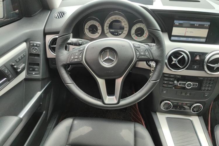 Used Mercedes-Benz GLK-Class 2013 GLK 300 4MATIC Dynamic Sunroof Model Steering Wheel