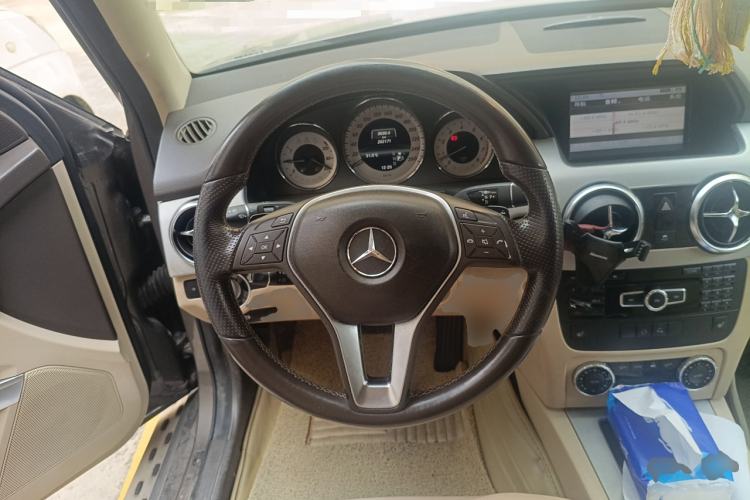Used Mercedes-Benz GLK-Class 2013 GLK 300 4MATIC Dynamic Edition Steering Wheel