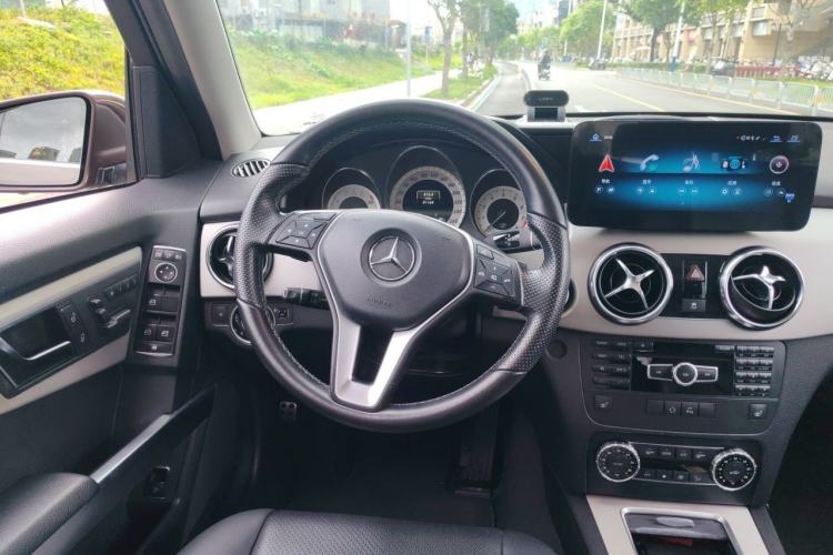 Used Mercedes-Benz GLK-Class 2013 GLK 300 4MATIC Dynamic Sunroof Model Steering Wheel