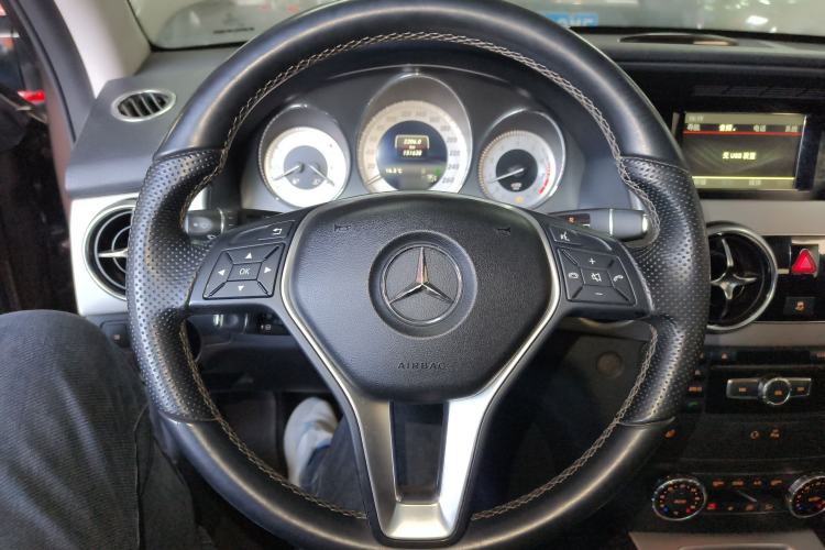 Used Mercedes-Benz GLK-Class 2013 Facelift GLK 300 4MATIC Fashion Edition Steering Wheel