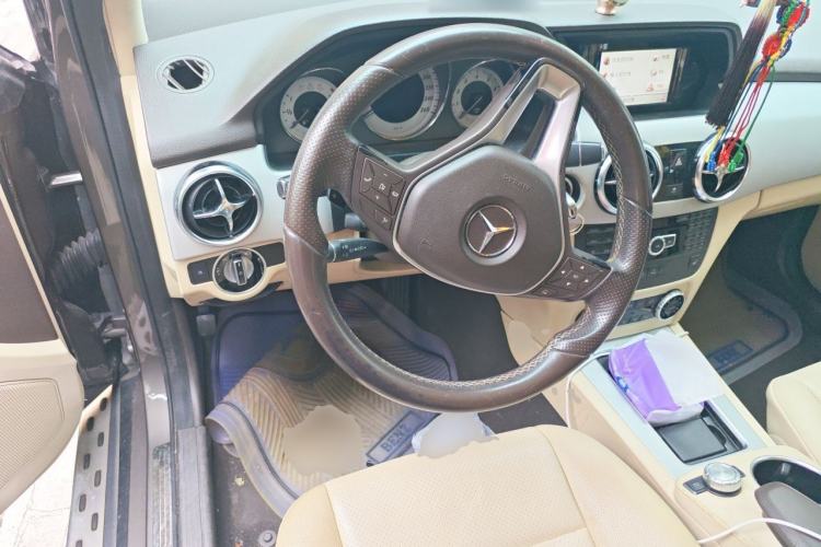 Used Mercedes-Benz GLK-Class 2013 GLK 300 4MATIC Fashion Model Steering Wheel
