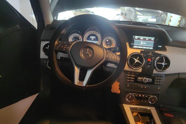 Used Mercedes-Benz GLK-Class 2013 Facelift GLK 300 4MATIC Fashion Edition Steering Wheel