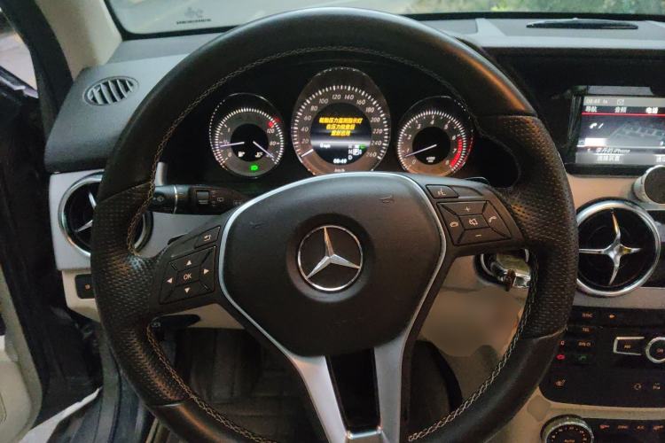 Used Mercedes-Benz GLK-Class 2013 GLK 300 4MATIC Fashion Model Steering Wheel