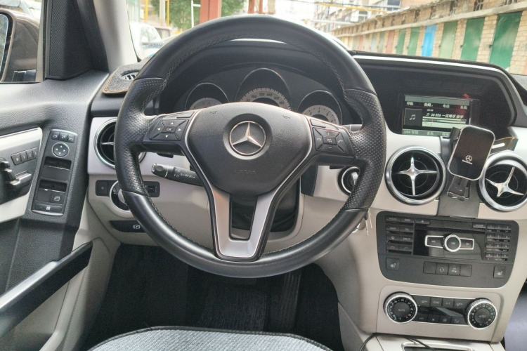 Used Mercedes-Benz GLK-Class 2013 GLK 300 4MATIC Dynamic Edition Steering Wheel