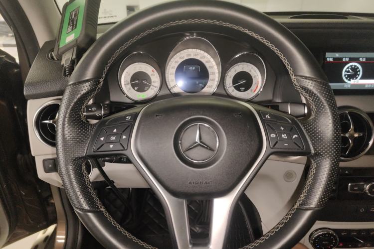 Used Mercedes-Benz GLK-Class 2013 Facelift GLK 300 4MATIC Fashion Edition Steering Wheel