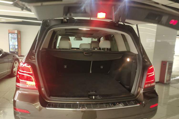 Used Mercedes-Benz GLK-Class 2013 Facelift GLK 300 4MATIC Fashion Edition Trunk