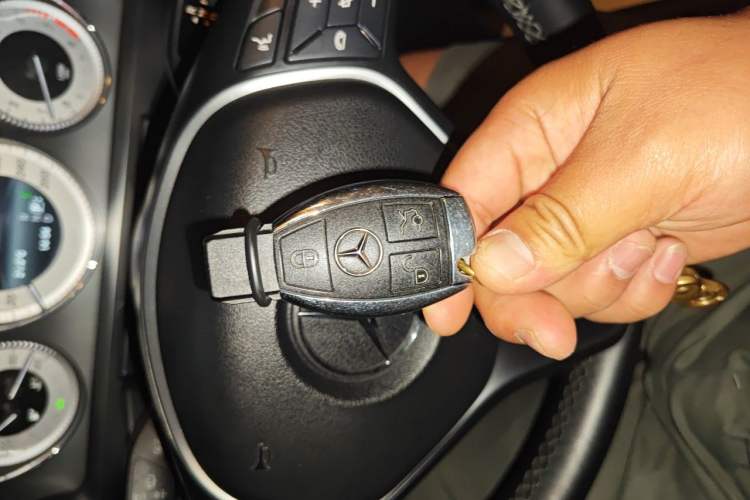 Used Mercedes-Benz GLK-Class 2013 GLK 300 4MATIC Dynamic Sunroof Model Vehicle Key
