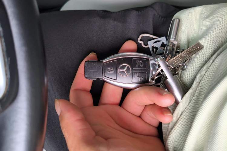 Used Mercedes-Benz GLK-Class 2013 GLK 300 4MATIC Dynamic Sunroof Model Vehicle Key
