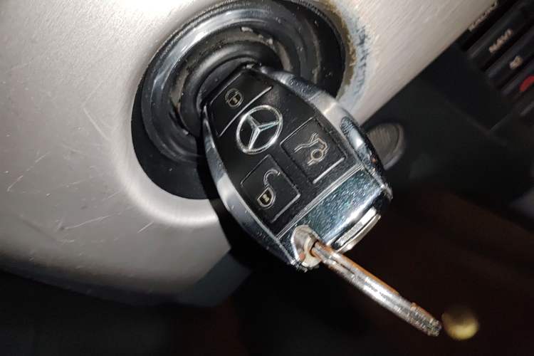 Used Mercedes-Benz GLK-Class 2013 GLK 300 4MATIC Dynamic Sunroof Model Vehicle Key