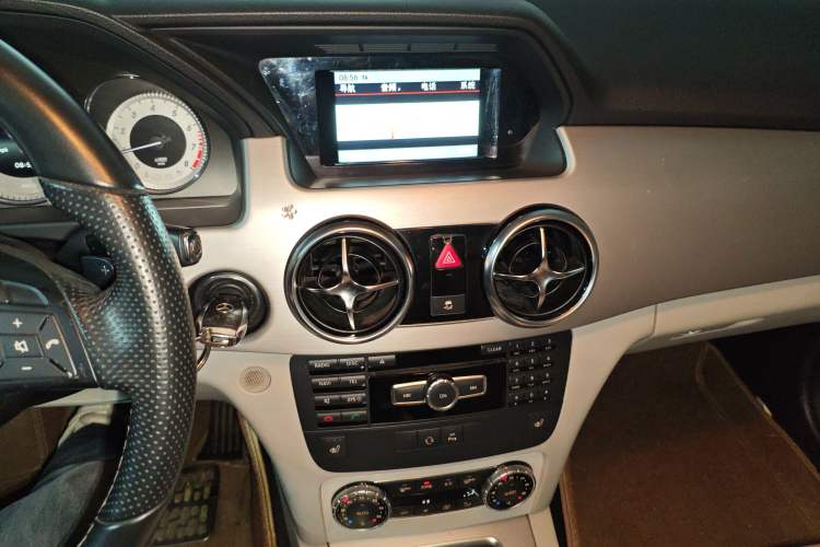 Used Mercedes-Benz GLK-Class 2013 GLK 300 4MATIC Dynamic Sunroof Model Audio And AC Panel