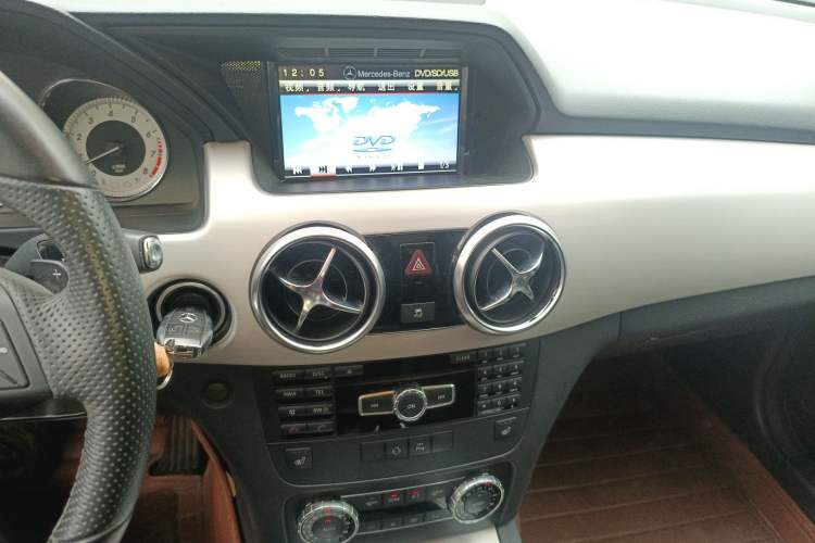 Used Mercedes-Benz GLK-Class 2013 GLK 300 4MATIC Dynamic Sunroof Model Audio And AC Panel