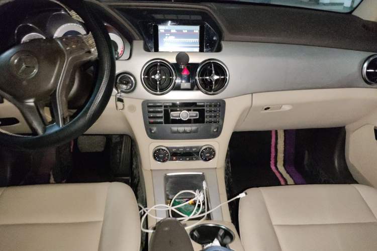 Used Mercedes-Benz GLK-Class 2013 GLK 300 4MATIC Fashion Model Audio And AC Panel