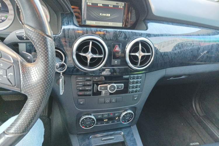 Used Mercedes-Benz GLK-Class 2013 GLK 300 4MATIC Dynamic Sunroof Model Audio And AC Panel