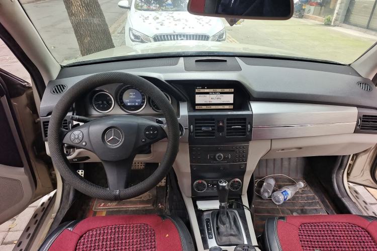 Used Mercedes-Benz GLK-Class 2013 GLK 300 4MATIC Fashion Model Center Console