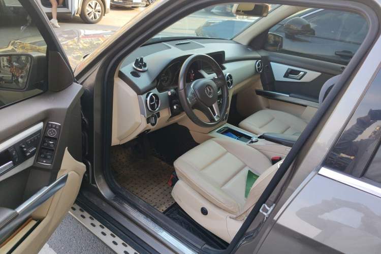 Used Mercedes-Benz GLK-Class 2013 GLK 300 4MATIC Dynamic Edition Driver Seat