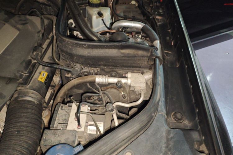 Used Mercedes-Benz GLK-Class 2013 GLK 300 4MATIC Dynamic Sunroof Model Engine Bay Left