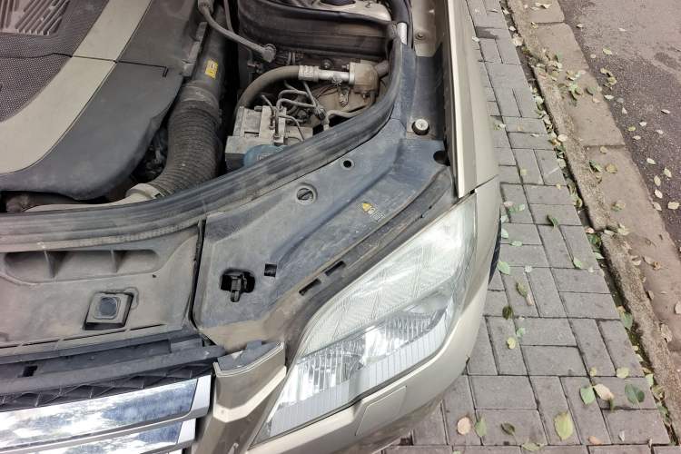 Used Mercedes-Benz GLK-Class 2013 GLK 300 4MATIC Fashion Model Engine Bay Left