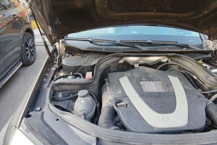 Used Mercedes-Benz GLK-Class 2013 GLK 300 4MATIC Dynamic Edition Engine Bay Right