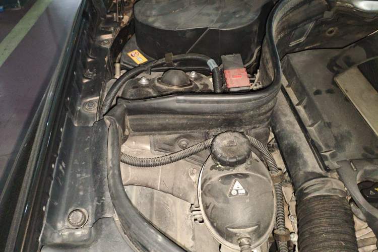 Used Mercedes-Benz GLK-Class 2013 GLK 300 4MATIC Dynamic Sunroof Model Engine Bay Right