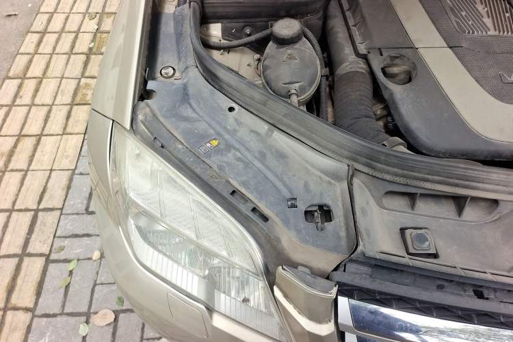 Used Mercedes-Benz GLK-Class 2013 GLK 300 4MATIC Fashion Model Engine Bay Right