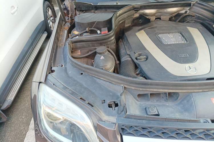 Used Mercedes-Benz GLK-Class 2013 GLK 300 4MATIC Dynamic Sunroof Model Engine Bay Right