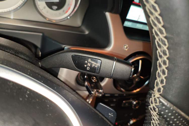Used Mercedes-Benz GLK-Class 2013 GLK 300 4MATIC Dynamic Sunroof Model Gear Lever
