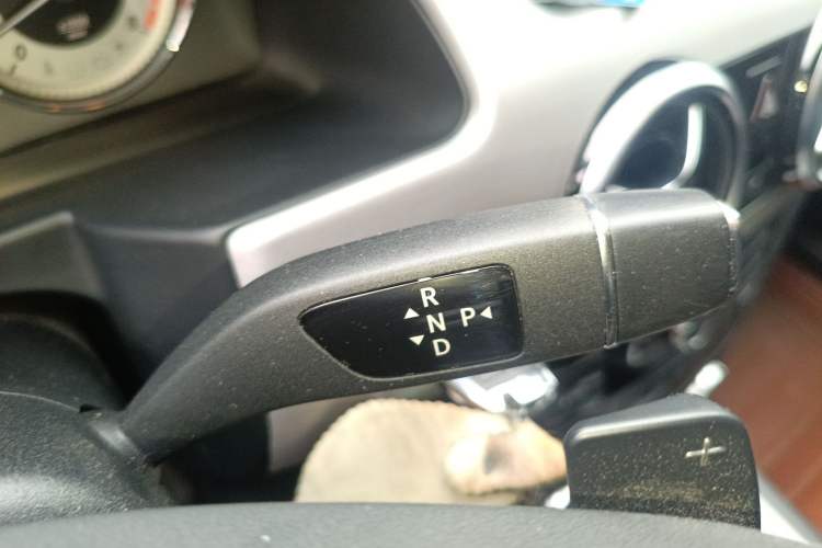 Used Mercedes-Benz GLK-Class 2013 GLK 300 4MATIC Dynamic Sunroof Model Gear Lever