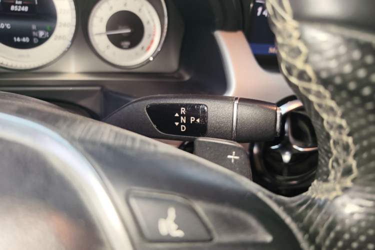 Used Mercedes-Benz GLK-Class 2013 GLK 300 4MATIC Dynamic Sunroof Model Gear Lever