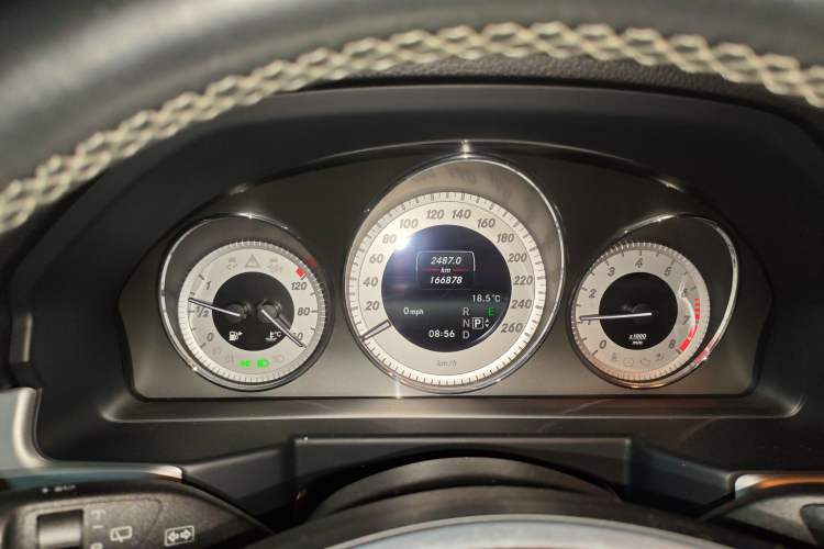 Used Mercedes-Benz GLK-Class 2013 GLK 300 4MATIC Dynamic Sunroof Model Instrument Cluster