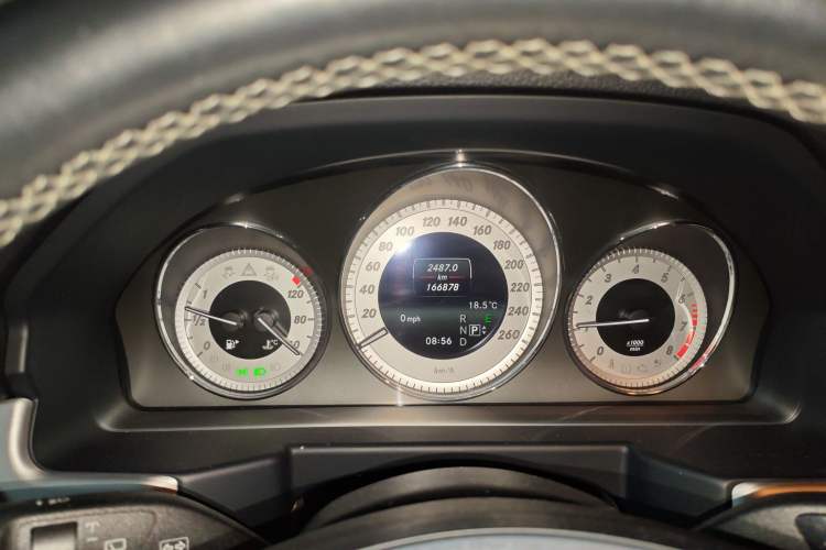 Used Mercedes-Benz GLK-Class 2013 GLK 300 4MATIC Dynamic Sunroof Model Odometer Close Up