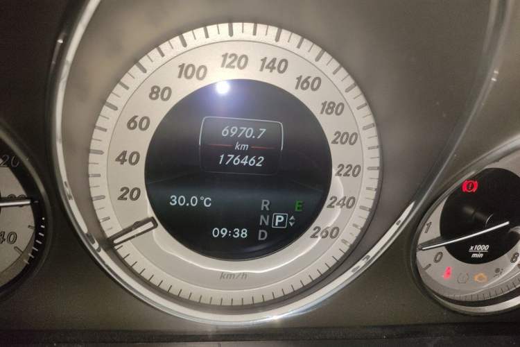 Used Mercedes-Benz GLK-Class 2013 GLK 300 4MATIC Fashion Model Odometer Close Up