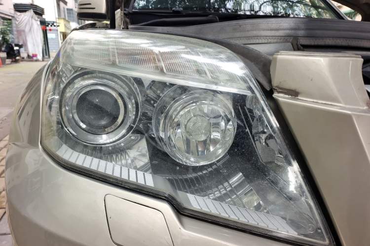 Used Mercedes-Benz GLK-Class 2013 GLK 300 4MATIC Fashion Model Right Front Headlight