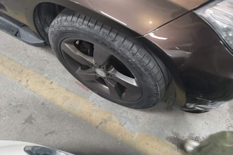 Used Mercedes-Benz GLK-Class 2013 GLK 300 4MATIC Dynamic Sunroof Model Right Front Wheel Hub