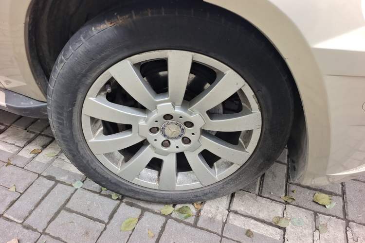 Used Mercedes-Benz GLK-Class 2013 GLK 300 4MATIC Fashion Model Right Front Wheel Hub