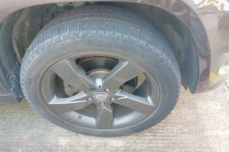 Used Mercedes-Benz GLK-Class 2013 GLK 300 4MATIC Dynamic Sunroof Model Right Front Wheel Hub
