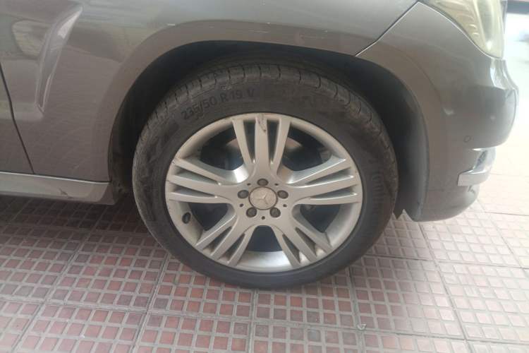Used Mercedes-Benz GLK-Class 2013 GLK 300 4MATIC Dynamic Edition Right Front Wheel Hub