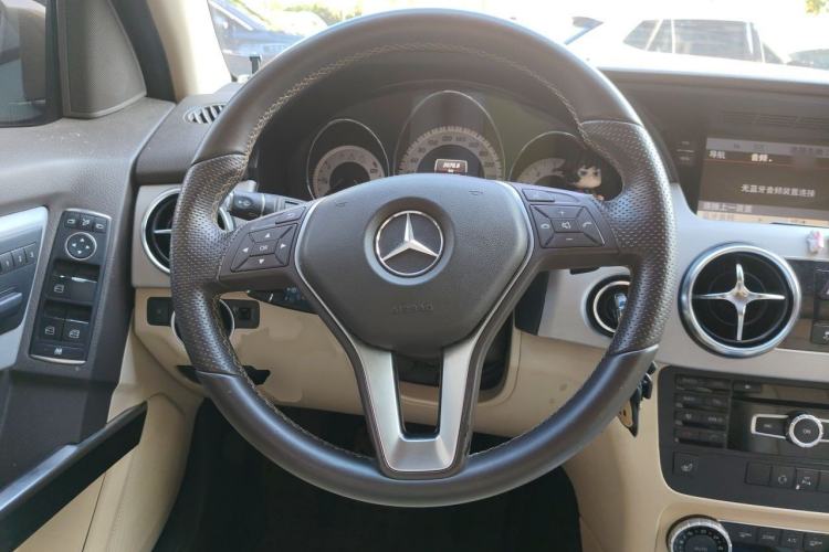 Used Mercedes-Benz GLK-Class 2013 GLK 300 4MATIC Dynamic Edition Steering Wheel